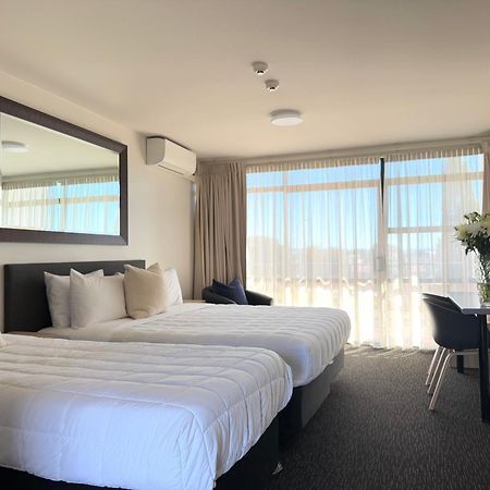 נאפייר Bluewater Hotel מראה חיצוני תמונה