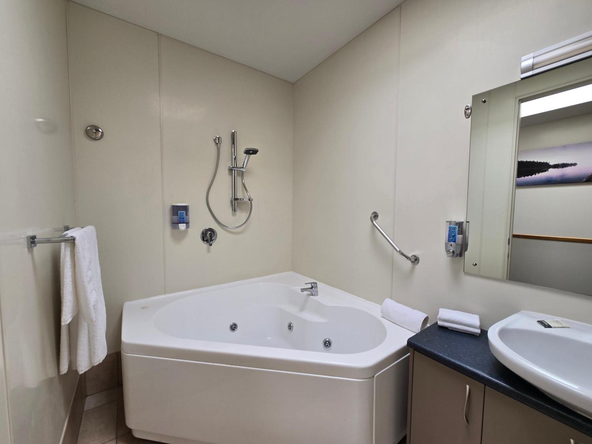 נאפייר Bluewater Hotel מראה חיצוני תמונה