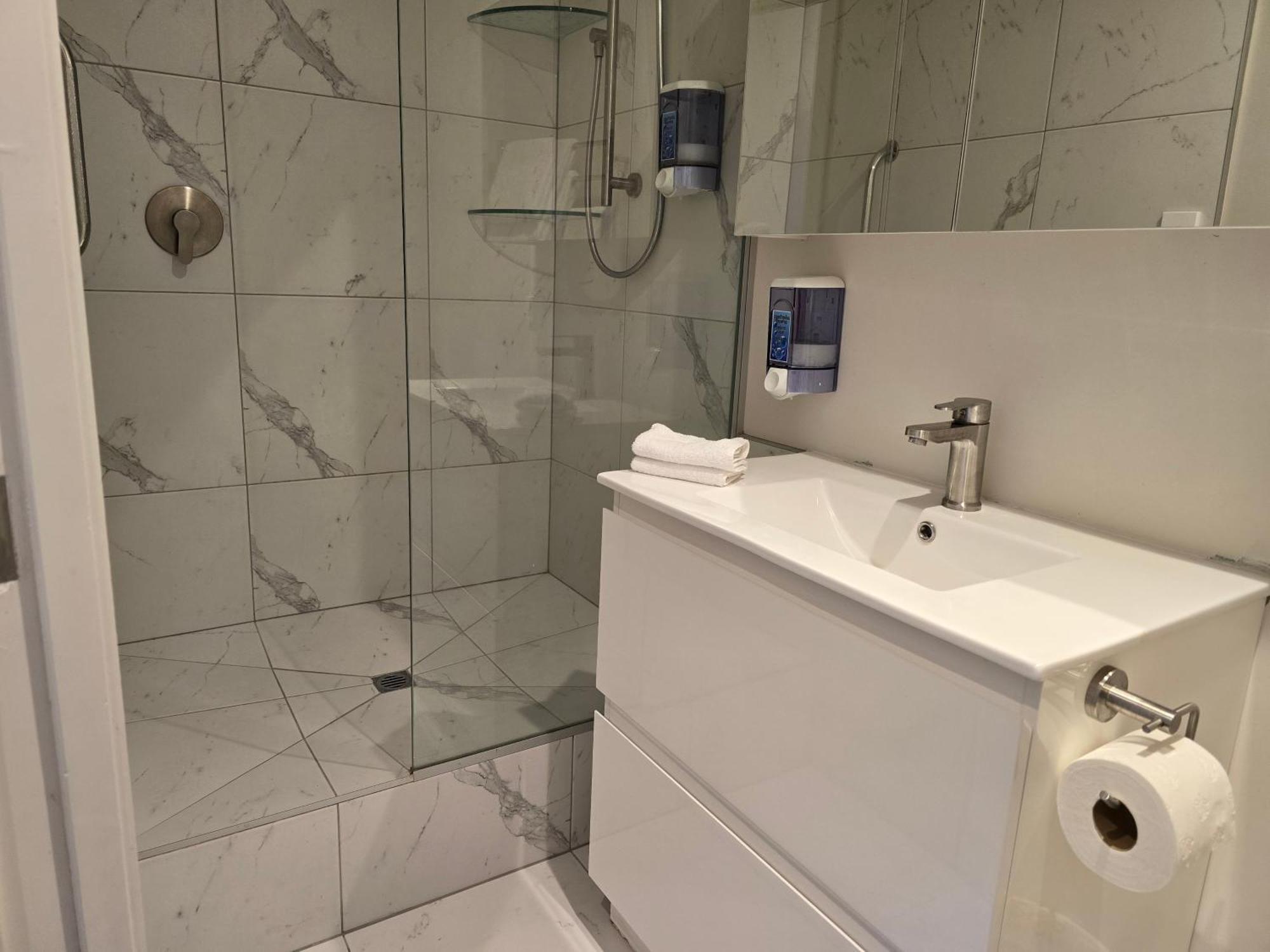 נאפייר Bluewater Hotel מראה חיצוני תמונה
