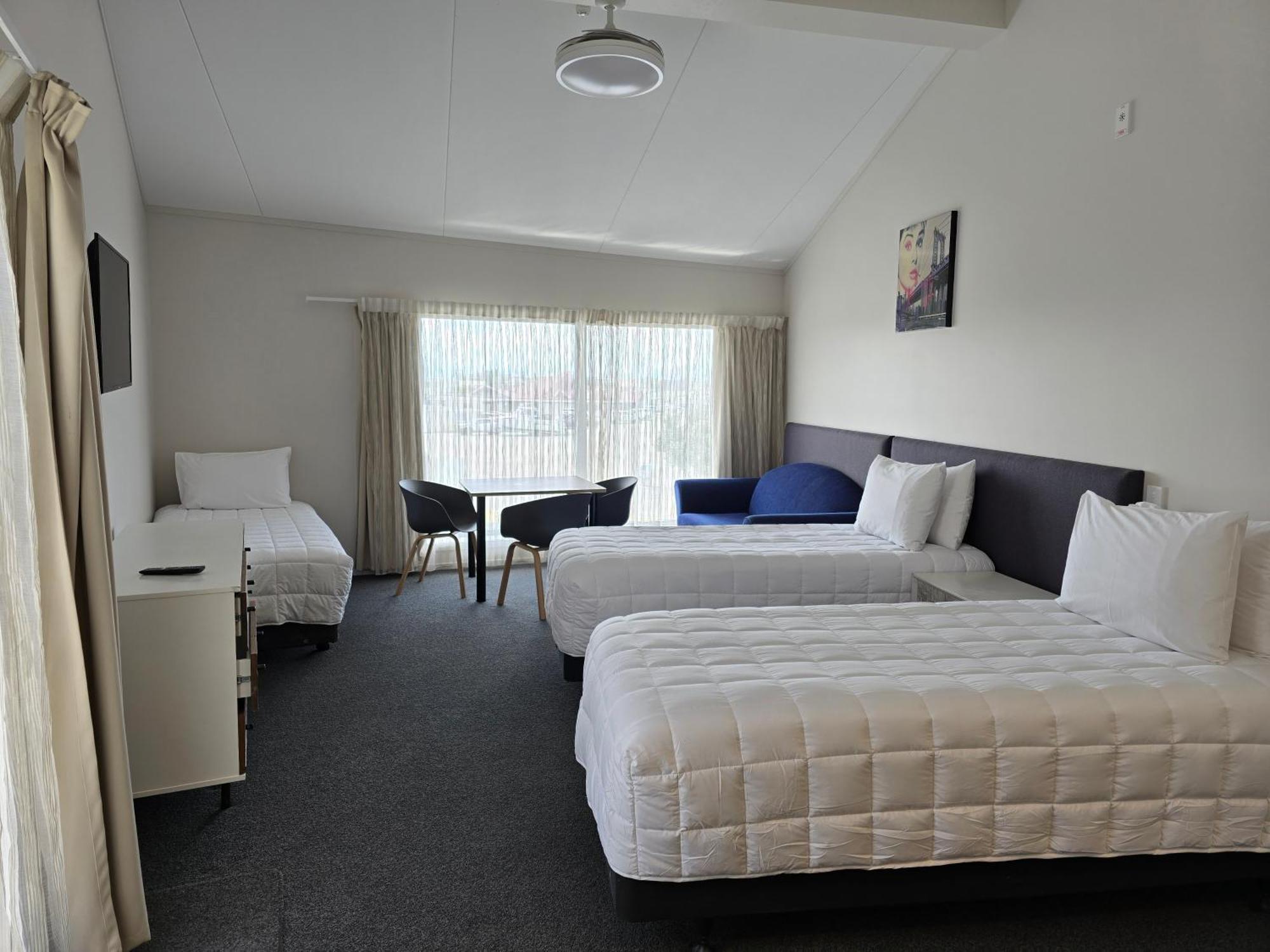 נאפייר Bluewater Hotel מראה חיצוני תמונה