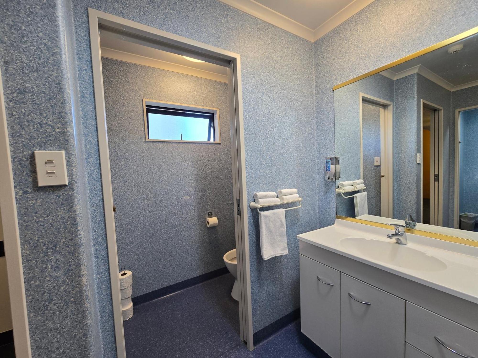 נאפייר Bluewater Hotel מראה חיצוני תמונה