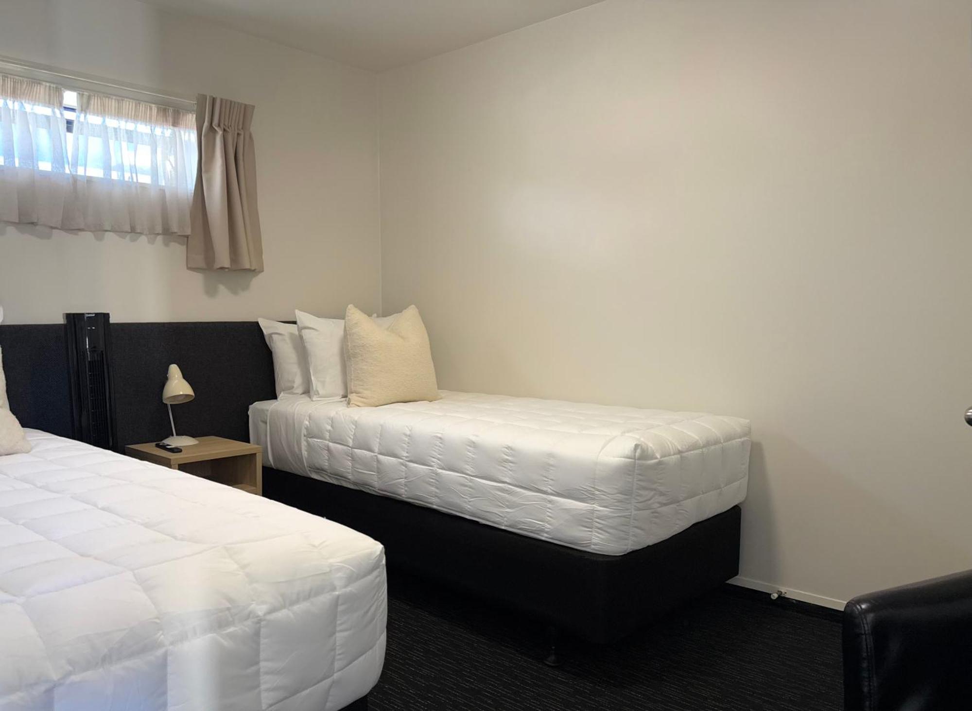 נאפייר Bluewater Hotel מראה חיצוני תמונה