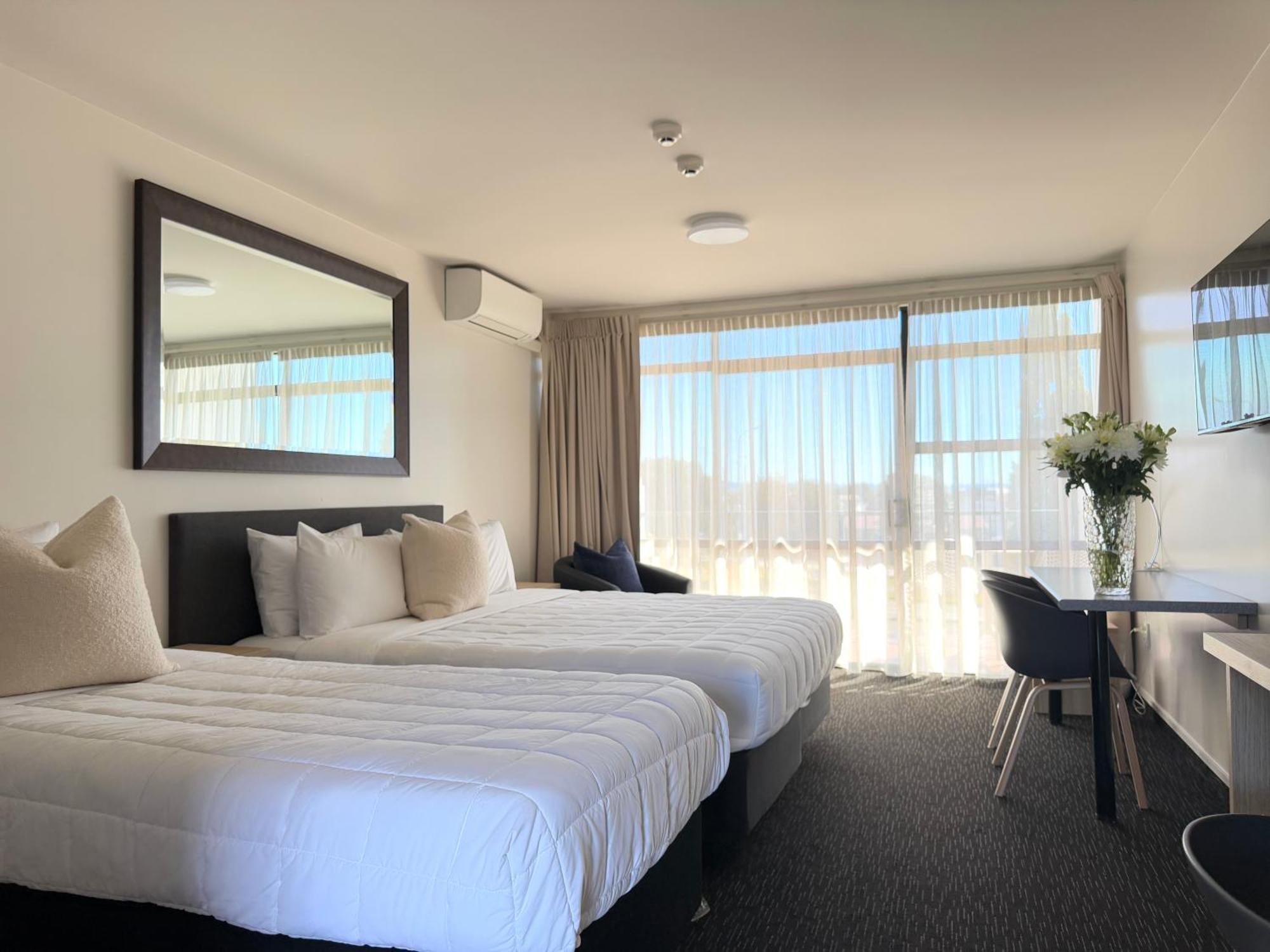 נאפייר Bluewater Hotel מראה חיצוני תמונה