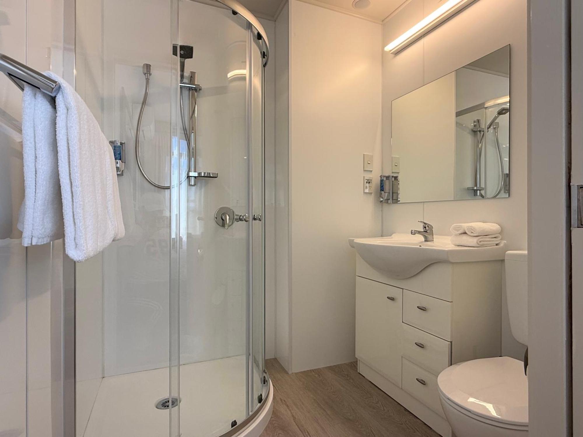 נאפייר Bluewater Hotel מראה חיצוני תמונה