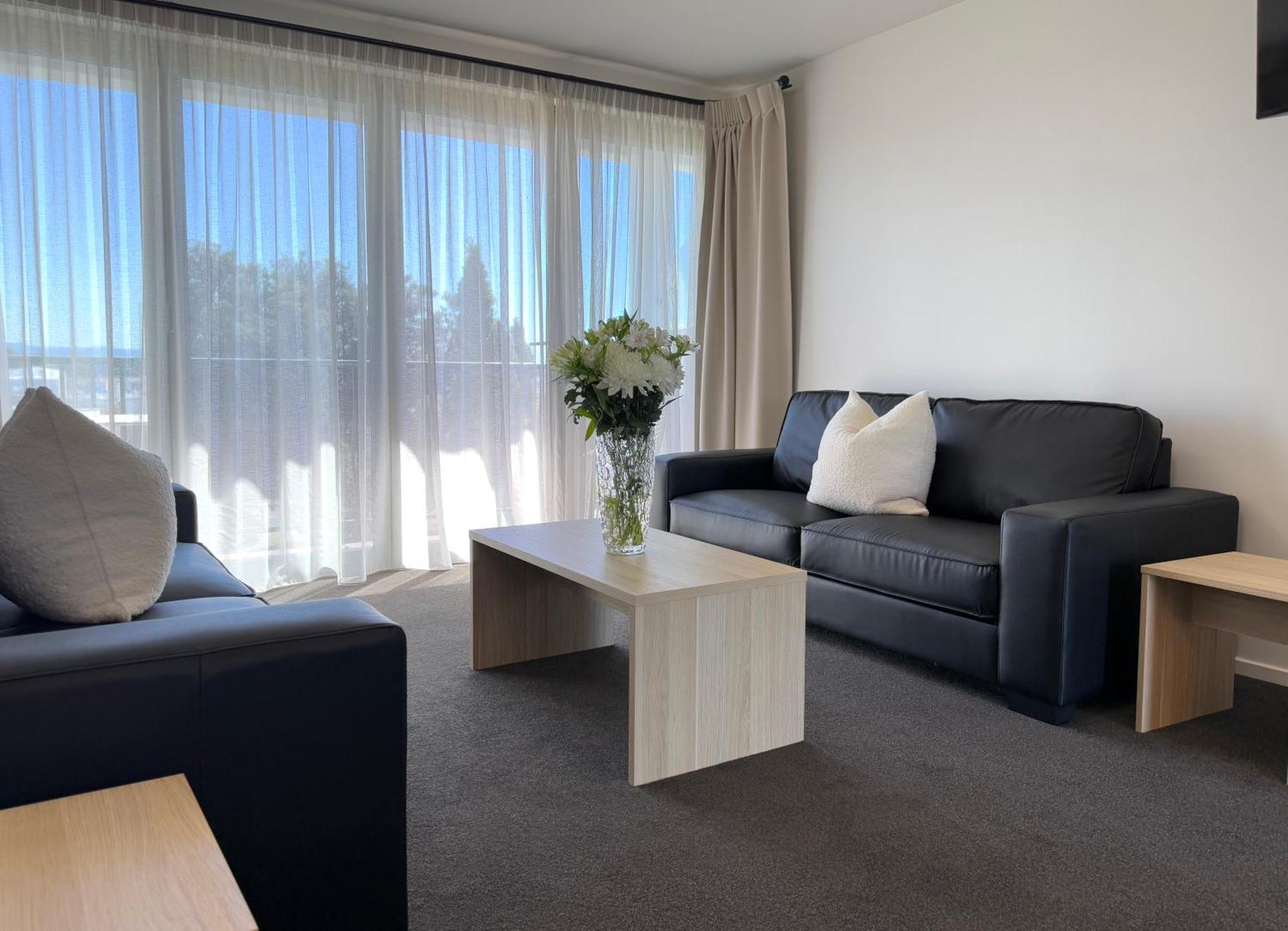 נאפייר Bluewater Hotel מראה חיצוני תמונה