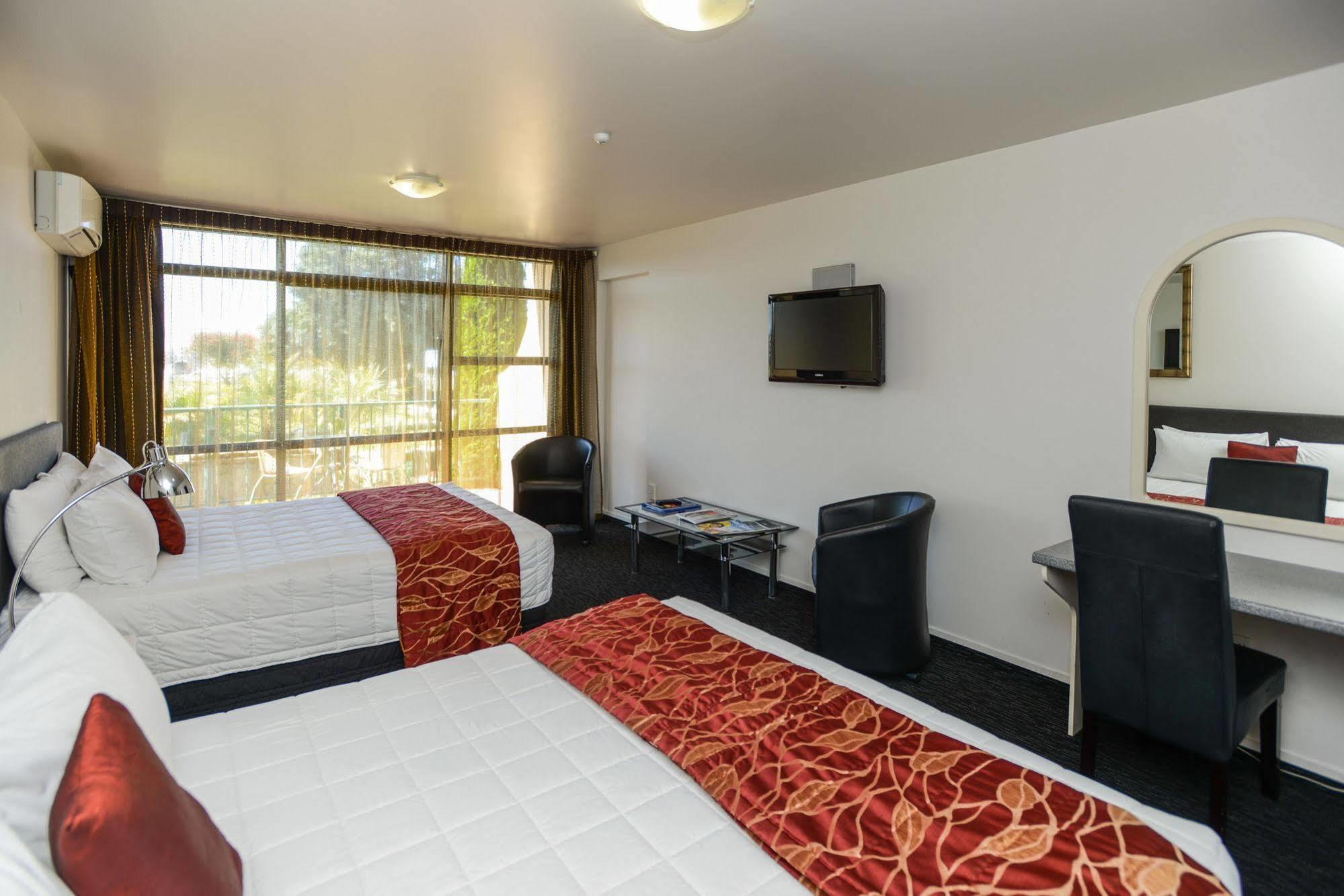 נאפייר Bluewater Hotel מראה חיצוני תמונה